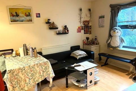 1 bedroom ground floor flat to rent, Zurich House, 6 Hatfield Road, London E15