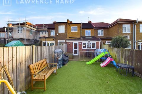 33 Brixham Crescent, Ruislip, HA4 8TU