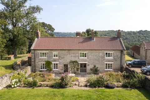 5 bedroom equestrian property to rent, Skiplam Grange and Skiplam Granary, Skiplam, Nawton, York, YO62