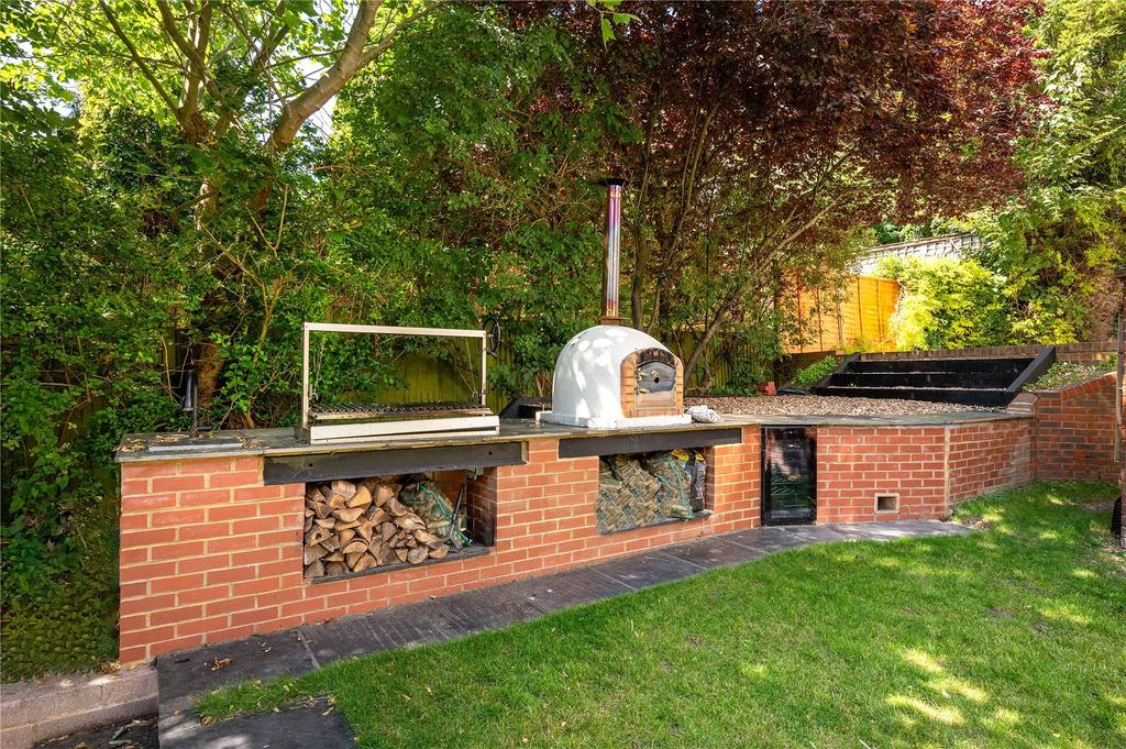 Outdoor Kitchen