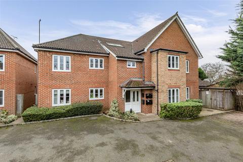 2 bedroom ground floor flat for sale, Holmefield Place, New Haw