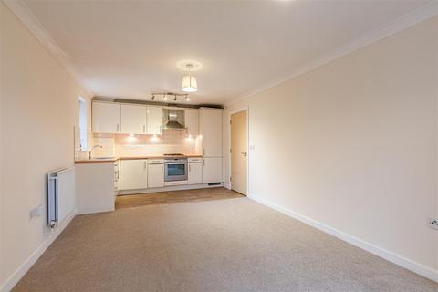 2 bedroom ground floor flat for sale, Holmefield Place, New Haw