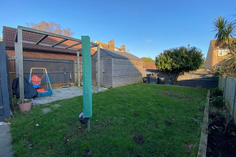 16 Becket Close, Deal, CT14 6UD