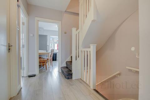 undefined, Park Chase, Wembley HA9
