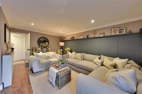 15 Blackbird Road, Beck Row, Bury St Edmunds, IP28 8HL