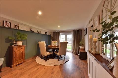 15 Blackbird Road, Beck Row, Bury St Edmunds, IP28 8HL