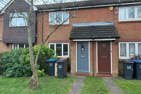 2 bedroom terraced house to rent, Vincenzo Close, North Mymms, Hatfield, AL9