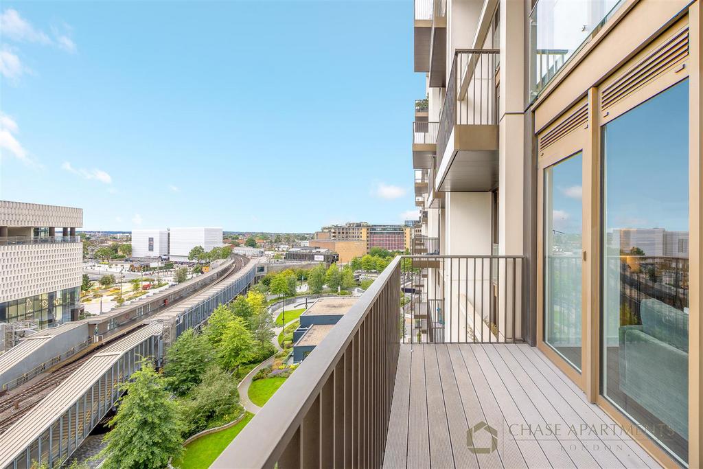 Lincoln Apartments, Fountain Park Way White City,