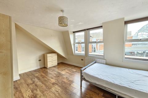 undefined, London Road, Redhill RH1