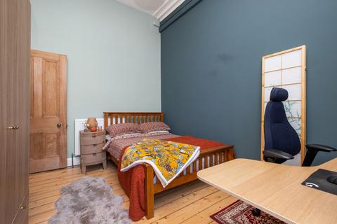 27/2 Bellevue Crescent, Edinburgh, EH3 6NF