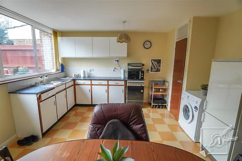 2 bedroom house for sale, Ivy Close, Gravesend