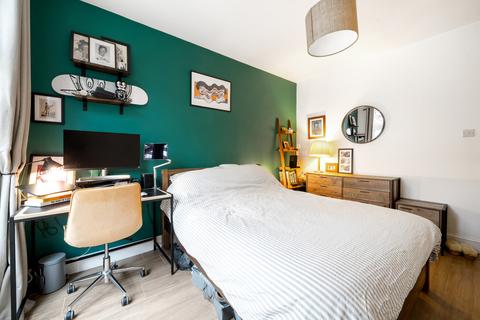 2 bedroom apartment for sale, Grosvenor Park Road, London