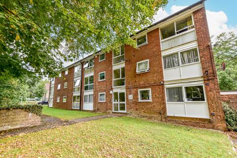 2 bedroom apartment to rent, Chenies Court, Hemel Hempstead