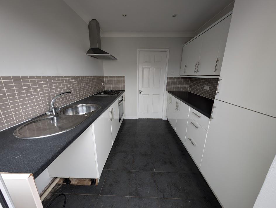 Kitchen 1.jpg