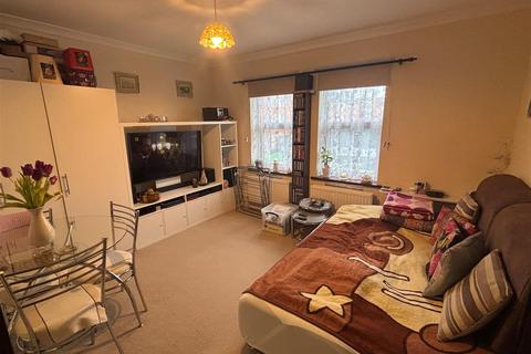 1 bedroom flat for sale, Alice Road, Aldershot GU11