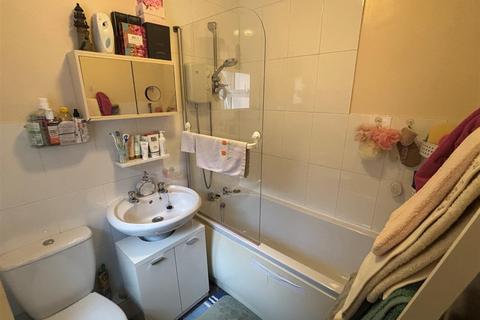 1 bedroom flat for sale, Alice Road, Aldershot GU11