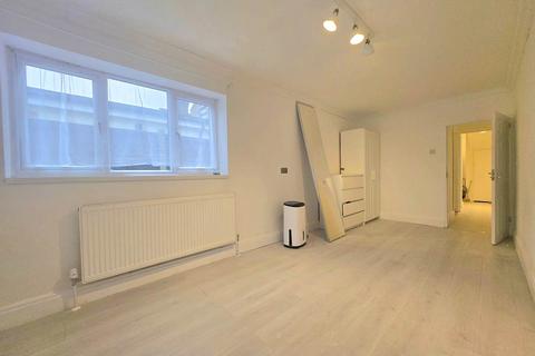 2 bedroom flat to rent, Water Lane, Stratford, E15