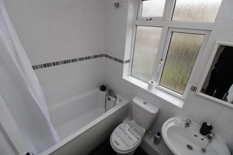 2 bedroom terraced house to rent, Wharf Road, Brentwood CM14