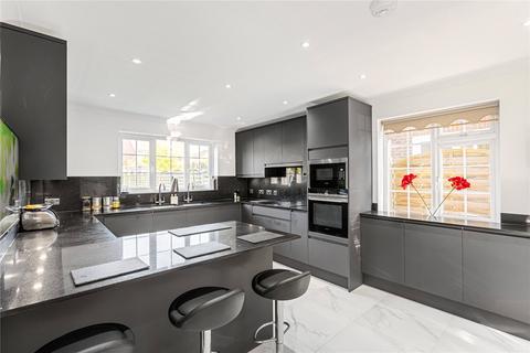 3 Broadwood, Gravesend, DA11 7RX