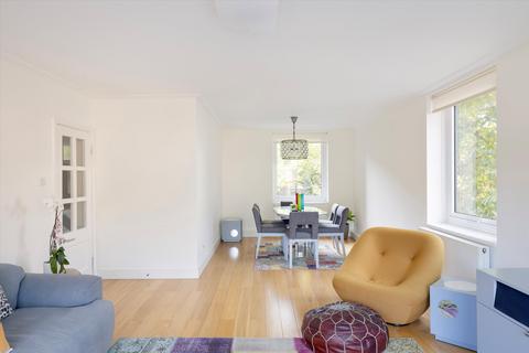 4 bedroom flat for sale, Hamilton House, Vicarage Gate, London, W8