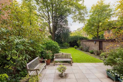 4 bedroom flat for sale, Hamilton House, Vicarage Gate, London, W8