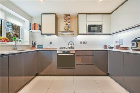 1 Oak Glade, Epsom, KT19 8ND