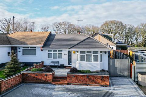 3 bedroom semi-detached bungalow for sale, Woodside, Leigh-on-sea, SS9