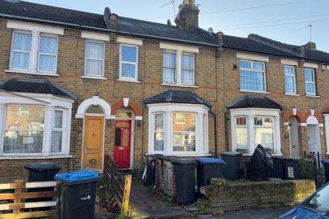 2 bedroom flat for sale, 11B Chestnut Road, Enfield, Middlesex, EN3 6SX