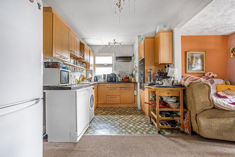 2 bedroom semi-detached house for sale, Ash Grove, Staines-upon-Thames, TW18