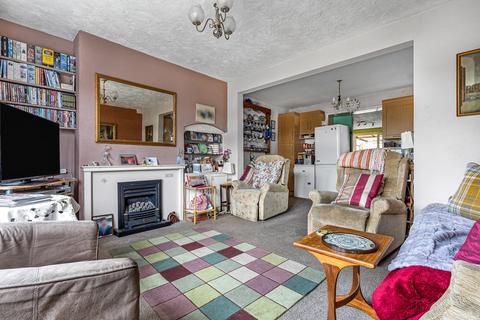 19 Ash Grove, Staines-upon-thames, TW18 1JE
