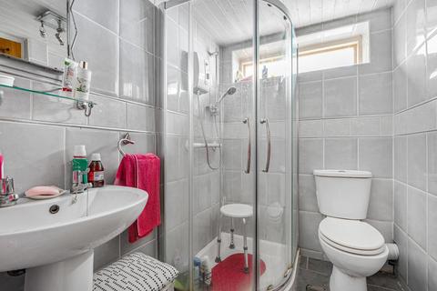 19 Ash Grove, Staines-upon-thames, TW18 1JE