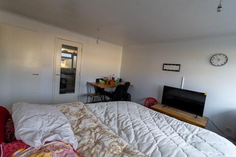 1 bedroom flat for sale, Ramsons Avenue, Conniburrow MK14