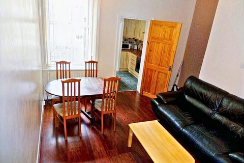 2 bedroom flat to rent, Simonside Terrace, Newcastle Upon Tyne NE6