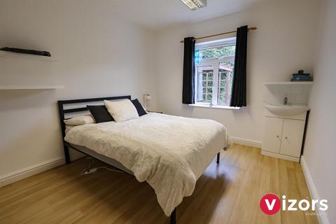 6 Forest View, Redditch, B97 5LA