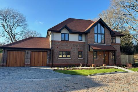 5 bedroom detached house for sale, Arundel Road, Arundel, BN18