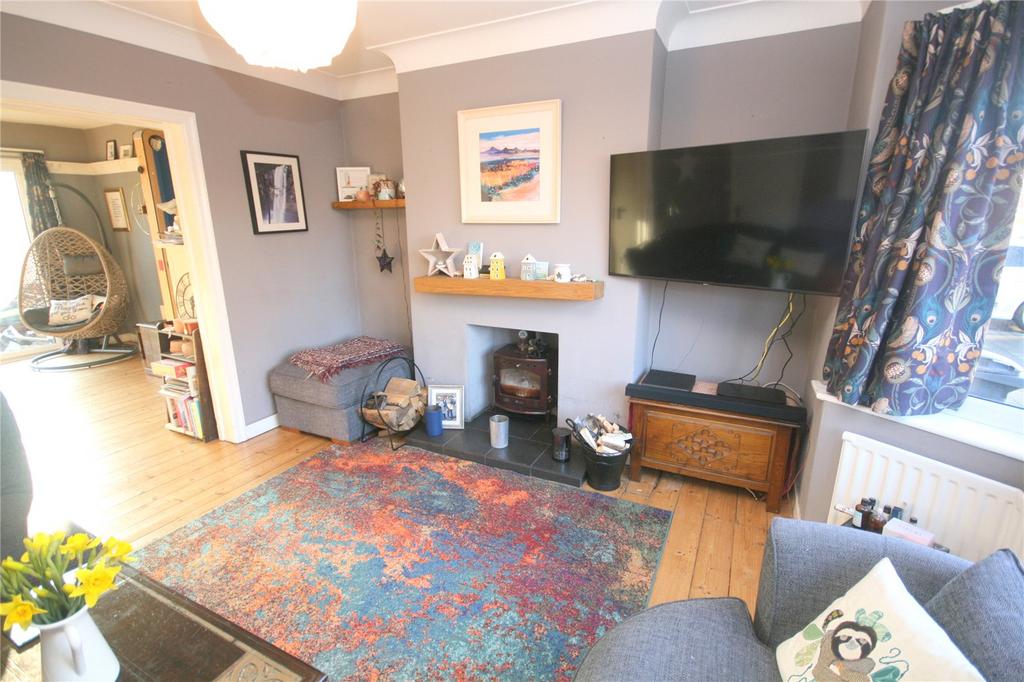 Living Room (2)