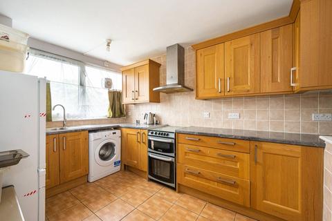 3 bedroom flat to rent, CHISLEY ROAD, Tottenham, London, N15