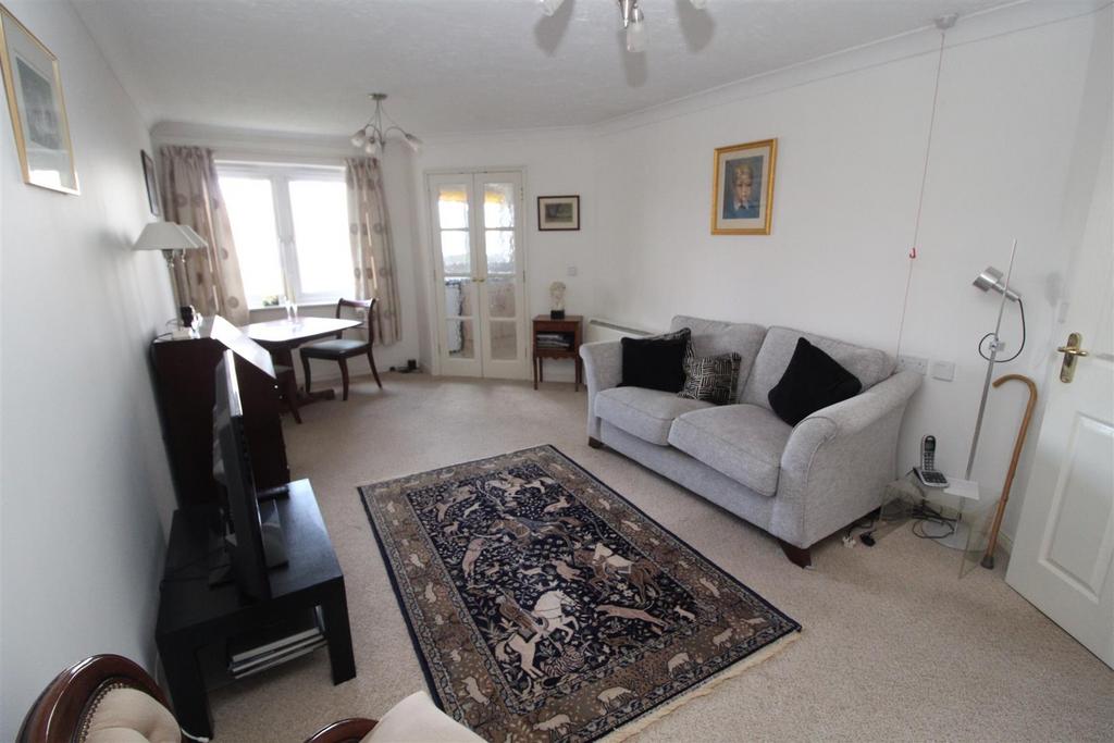 Sitting/Dining Room