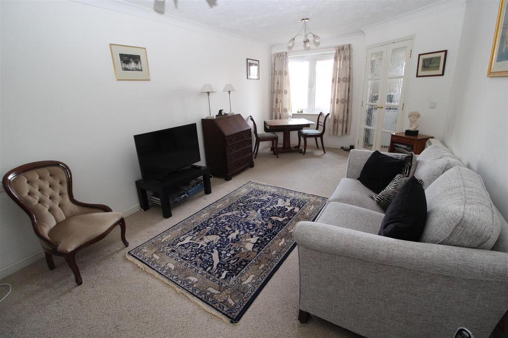 Sitting/Dining Room