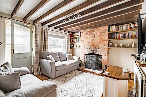 2 bedroom cottage for sale, Hall Lane, Oulton