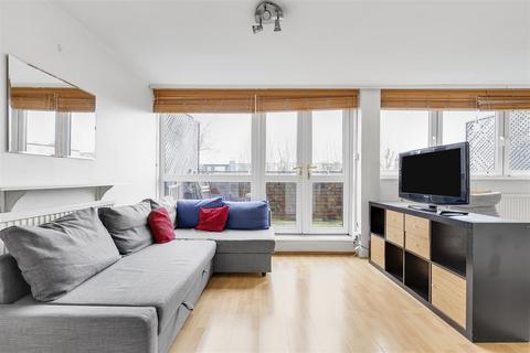 3 bedroom flat for sale, The Platt, Putney, SW15