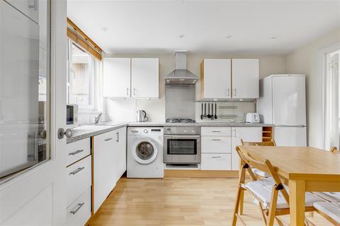 3 bedroom flat for sale, The Platt, Putney, SW15