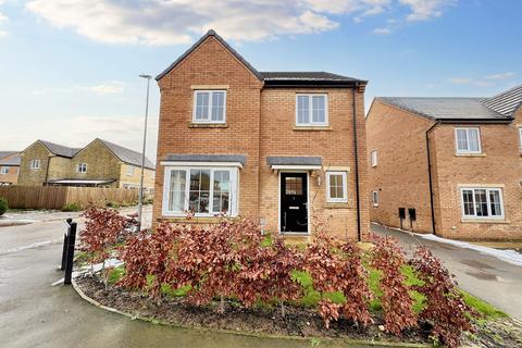 4 bedroom detached house to rent, Swallow Grove, Longridge, Preston