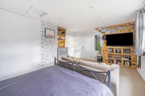 11 Judges Close, Hereford, HR1 2TW