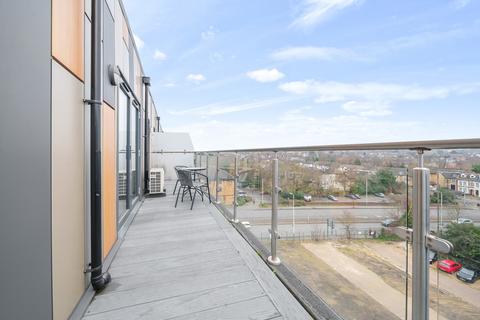 2 bedroom penthouse for sale, Mercury Gardens, Romford RM1