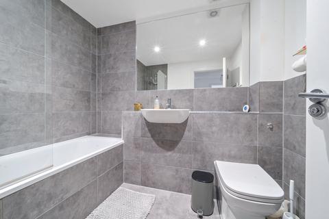 2 bedroom penthouse for sale, Mercury Gardens, Romford RM1