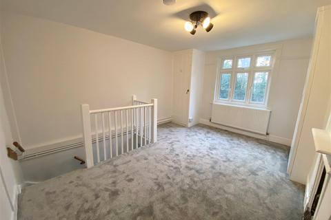 1 bedroom end of terrace house to rent, Lower Woodside Cottages, Brookmans Park AL9