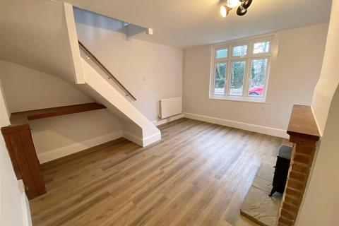 1 bedroom end of terrace house to rent, Lower Woodside Cottages, Brookmans Park AL9