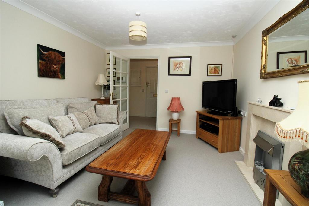 Sitting/Dining Room