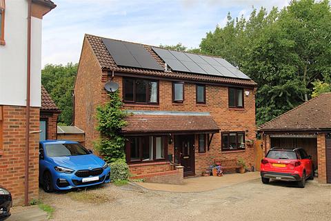 4 bedroom detached house for sale, Codling Road, Bury St. Edmunds IP32